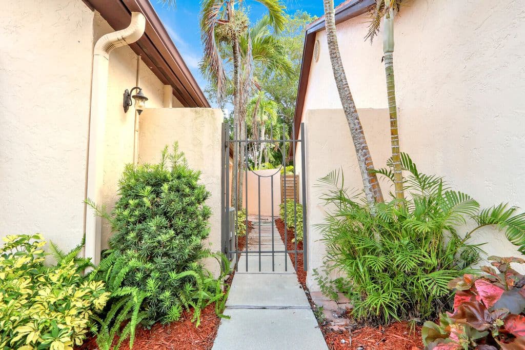 3-bedroom Single-Family Home — 13 Ironwood Way N