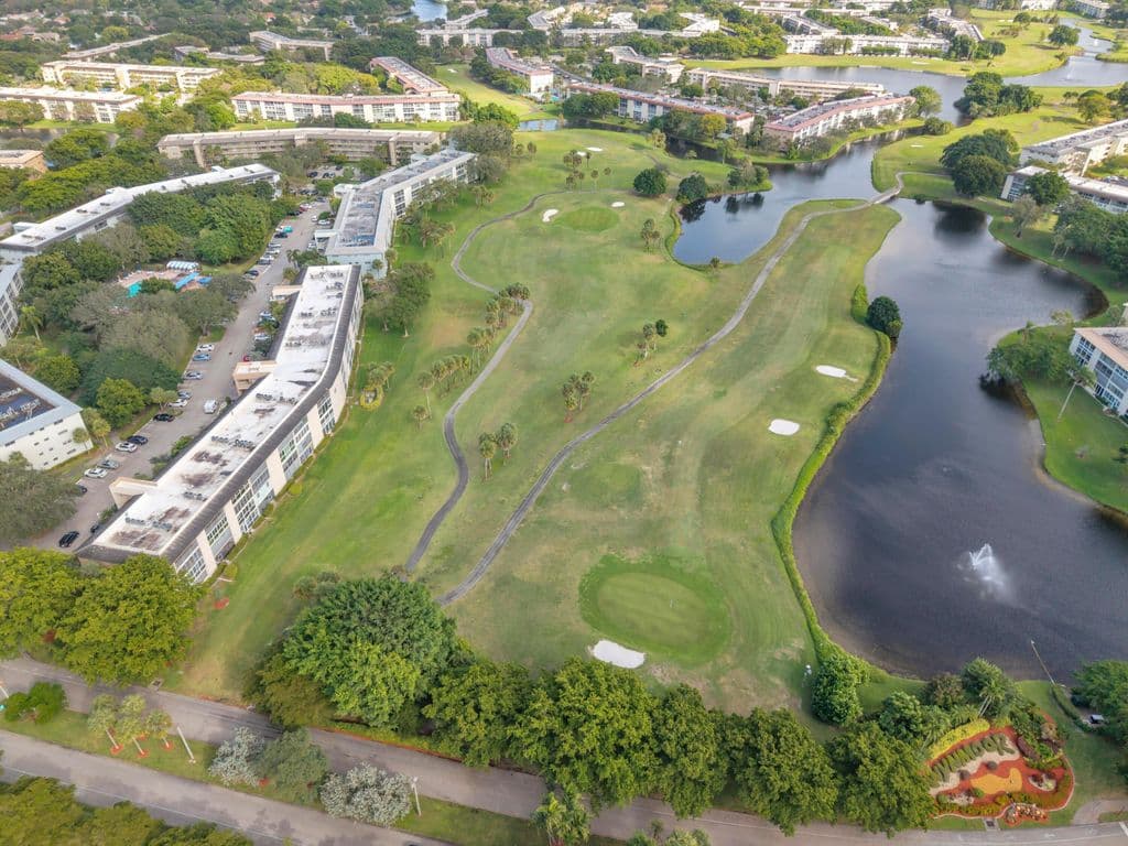 2-bedroom Condo — 3003 PORTOFINO Isle #K1