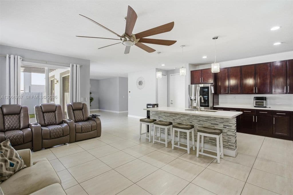 5+1 Müstakil ev — 18350 SW 139th Path