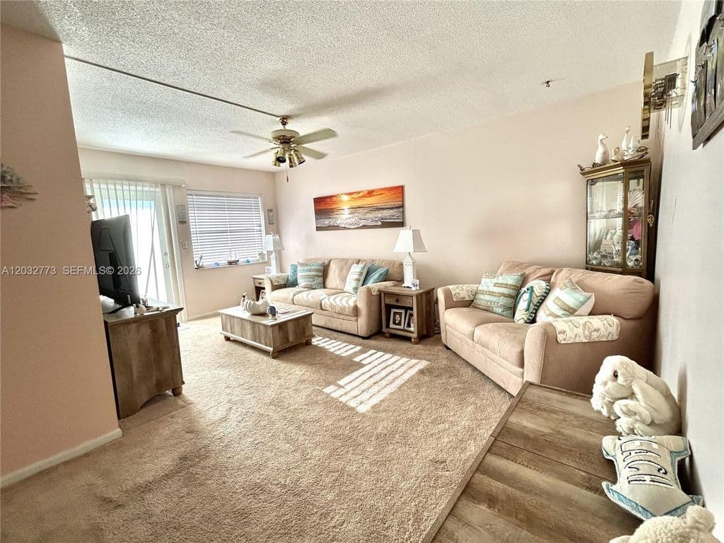 1+1 Condo — 1750 Jefferson St APT 303
