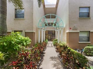 3-bedroom Condo — 4300 NW 30th St APT 341, Coconut Creek, 33066