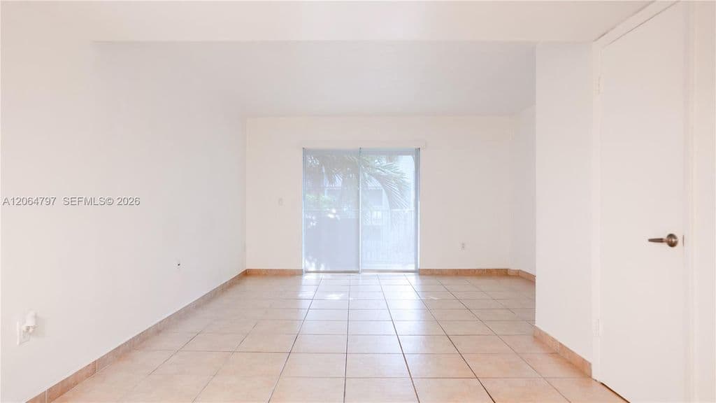 2+1 Condo — 4600 SW 67th Ave APT 243