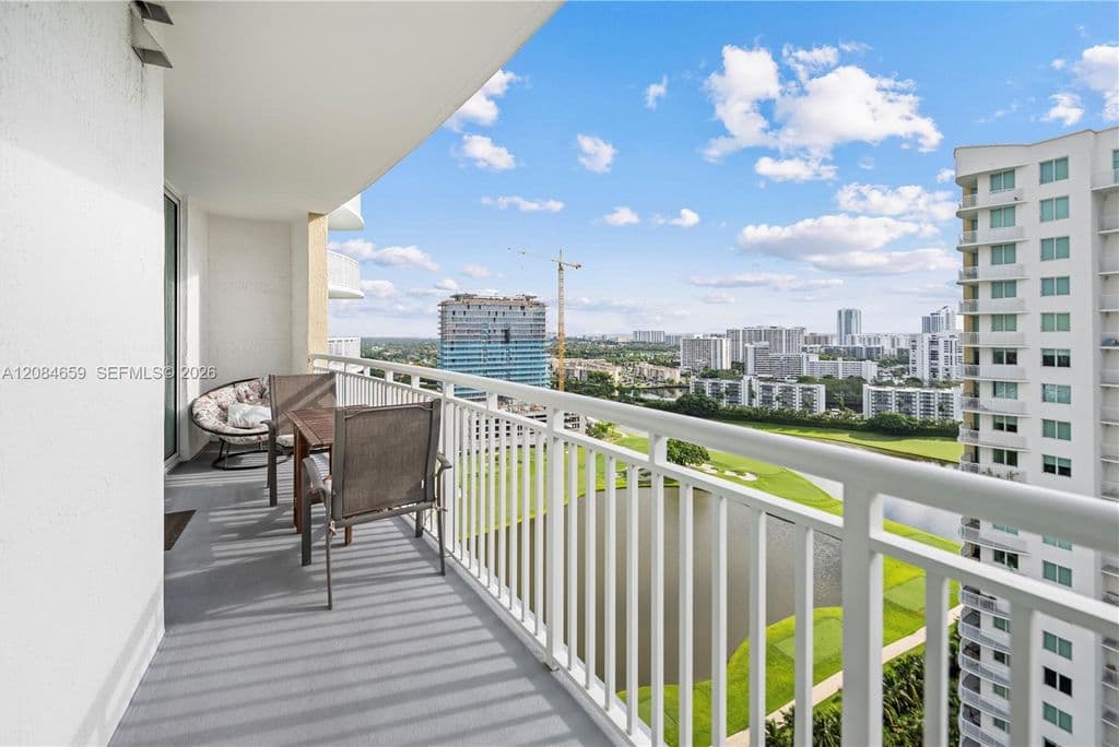 1+1 Condo — 1745 E Hallandale Beach Blvd Unit 2204W