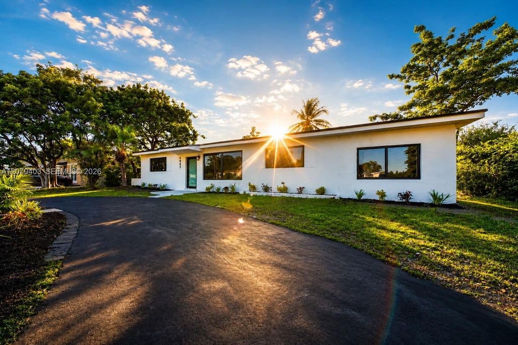 4+1 Müstakil ev — 9281 Martinique Dr