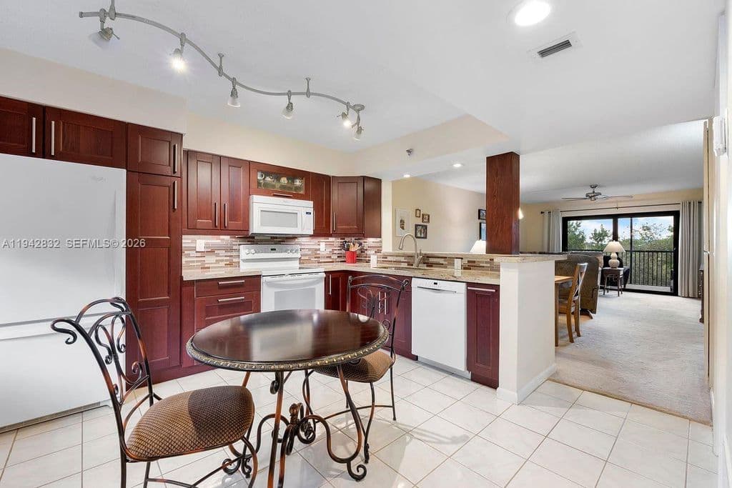 2-bedroom Condo — 2200 S Cypress Bend Dr APT 406