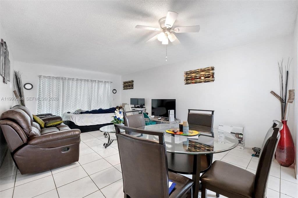 2-bedroom Condo — 3100 Coral Springs Dr APT 1H