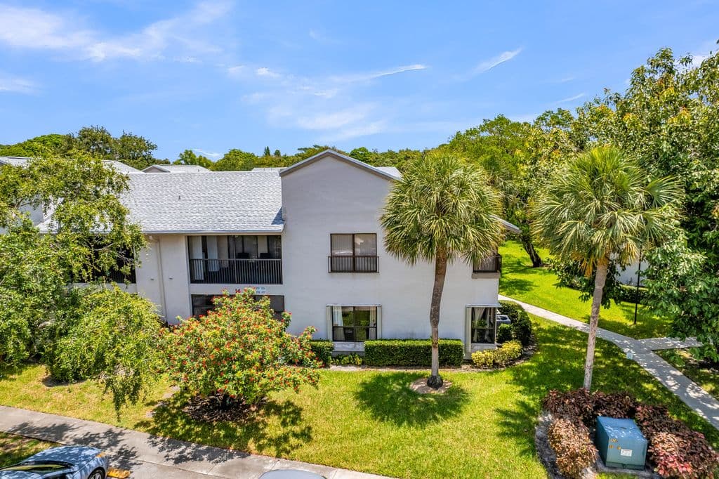 3+1 Condo — 3729 NW 35th Street