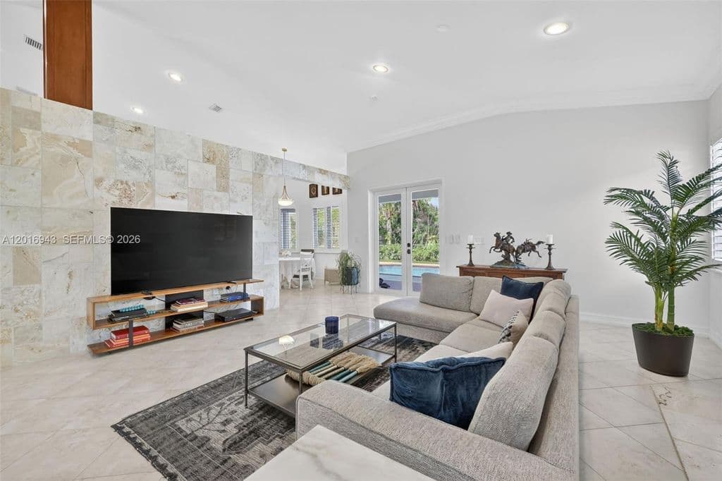 4+1 Müstakil ev — 18461 SW 83rd Ave