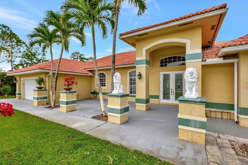4-bedroom Single-Family Home — 12402 83rd Lane N