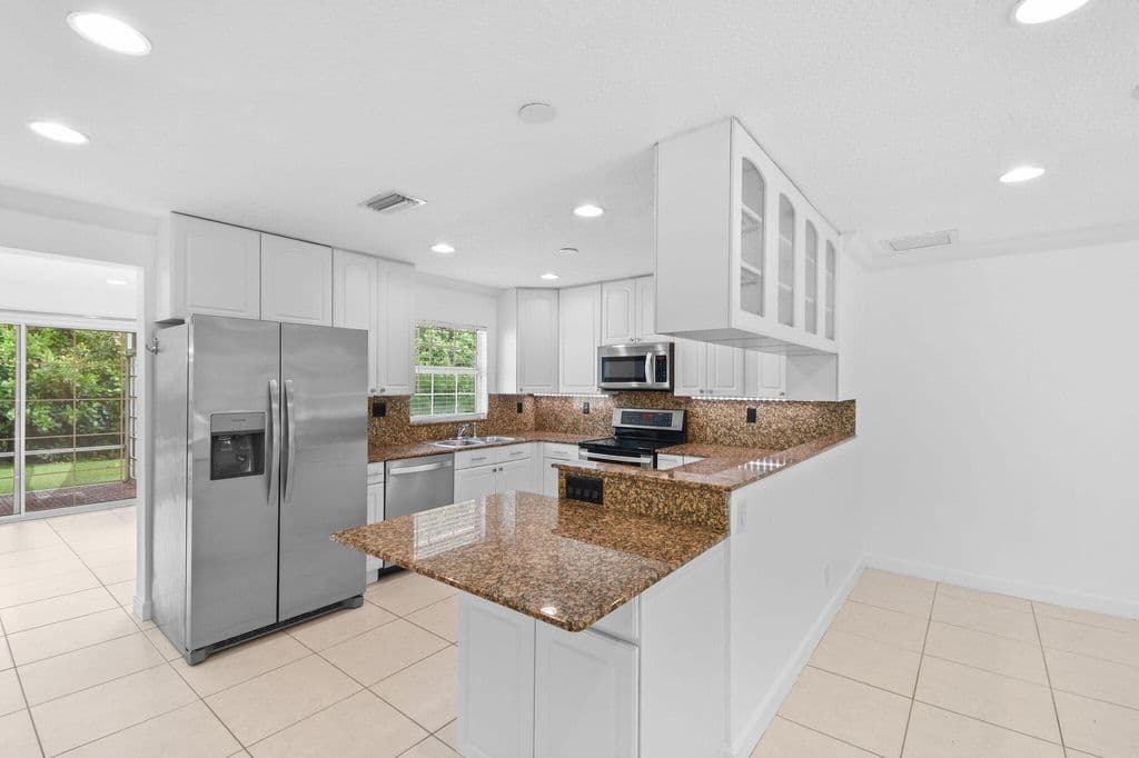 3-bedroom Single-Family Home — 16582 Mellen Lane