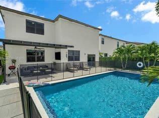 4-bedroom Single-Family Home — 12924 SW 229th St, Miami, 33170