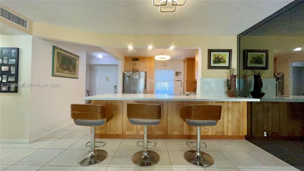 2-bedroom Condo — 190 SE 5th Ave APT 104