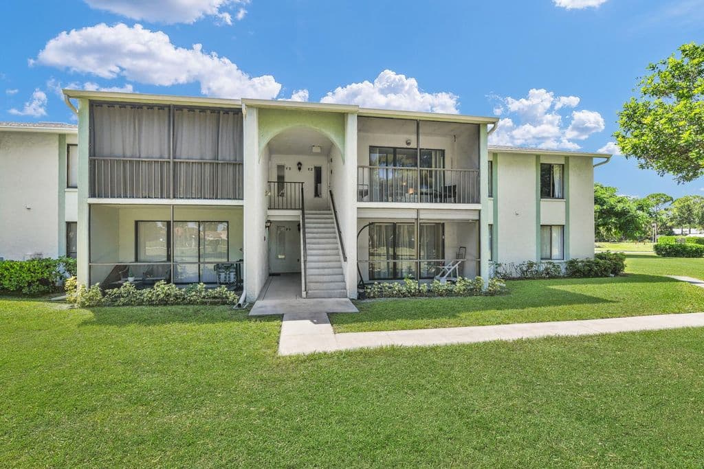 2-bedroom Condo — 3744 Savoy Lane #E2