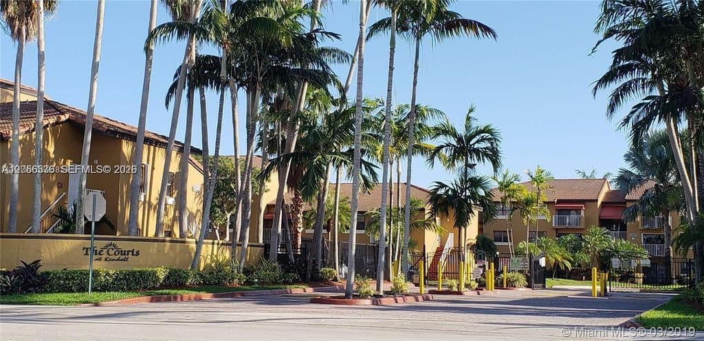 2+1 Condo — 15650 SW 80th St #F-207