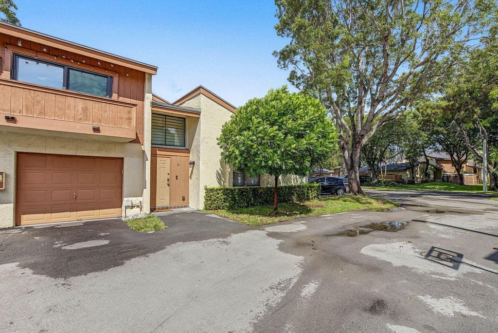 3+1 Condo — 11491 SW 109th Road #15d