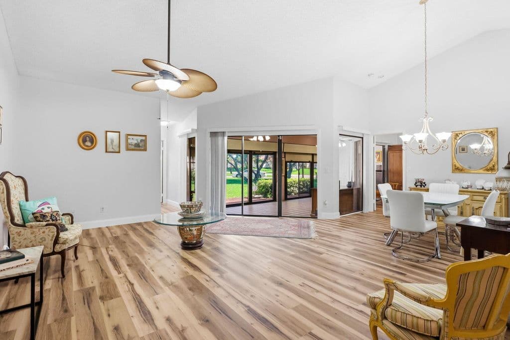 2-bedroom Single-Family Home — 5887 Parkwalk Circle W