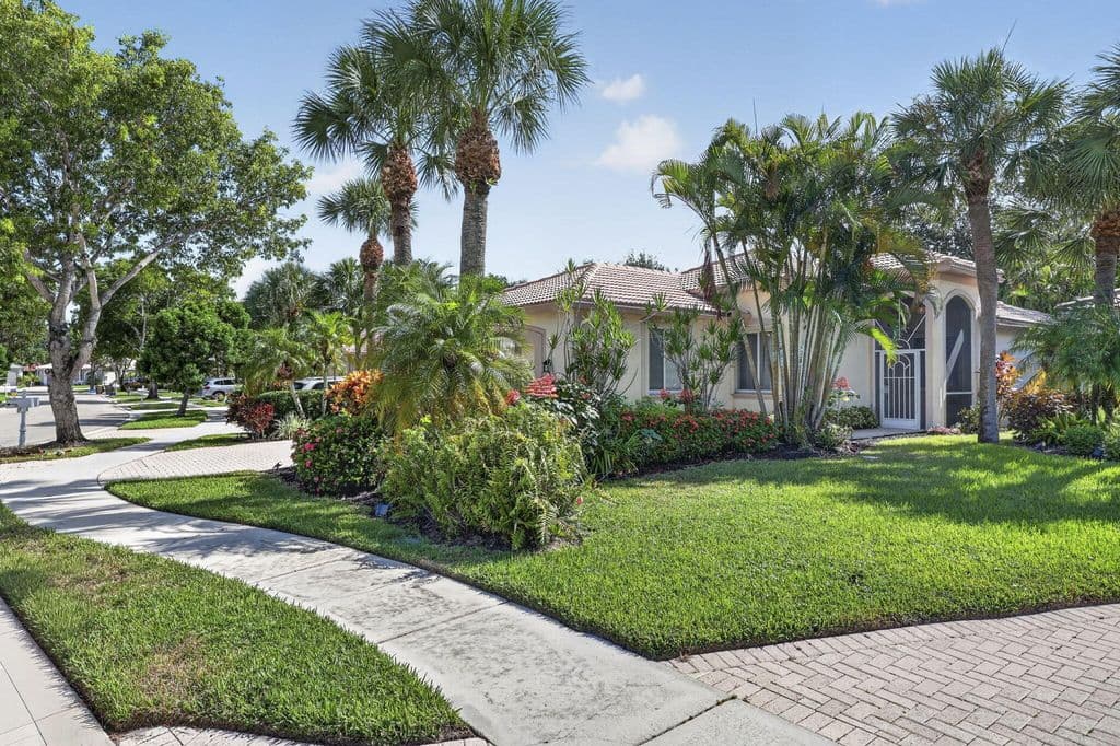 3+1 Müstakil ev — 9106 BAY POINT Circle