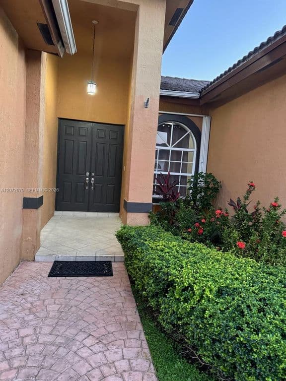 4+1 Müstakil ev — 15234 SW 140th St