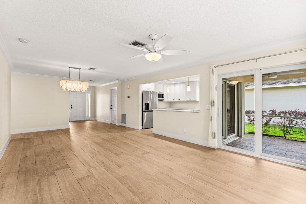 3-bedroom Single-Family Home — 226 Moccasin Trail W