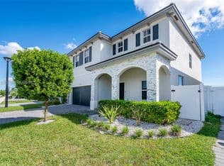 4-bedroom Single-Family Home — 21325 SW 127th Ct, Miami, 33177