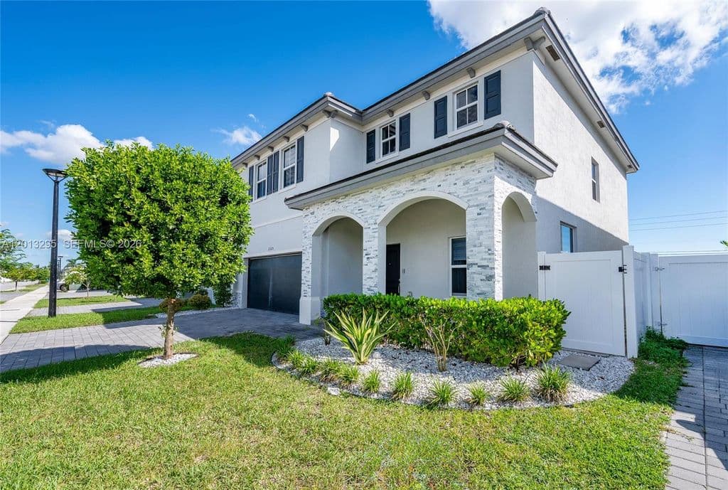 4+1 Müstakil ev — 21325 SW 127th Ct