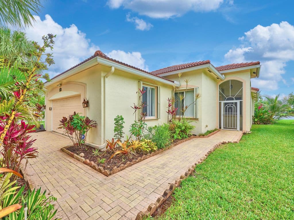 3-bedroom Single-Family Home — 2649 Clipper Circle