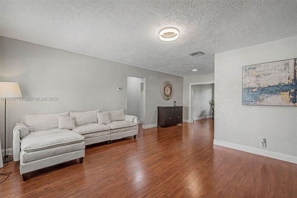 3-bedroom Single-Family Home — 6001 NW 66th Ter