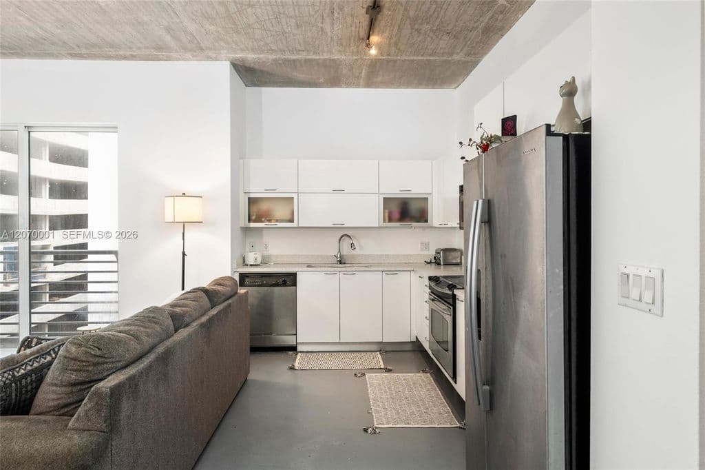 2+1 Condo — 234 NE 3rd St APT 602
