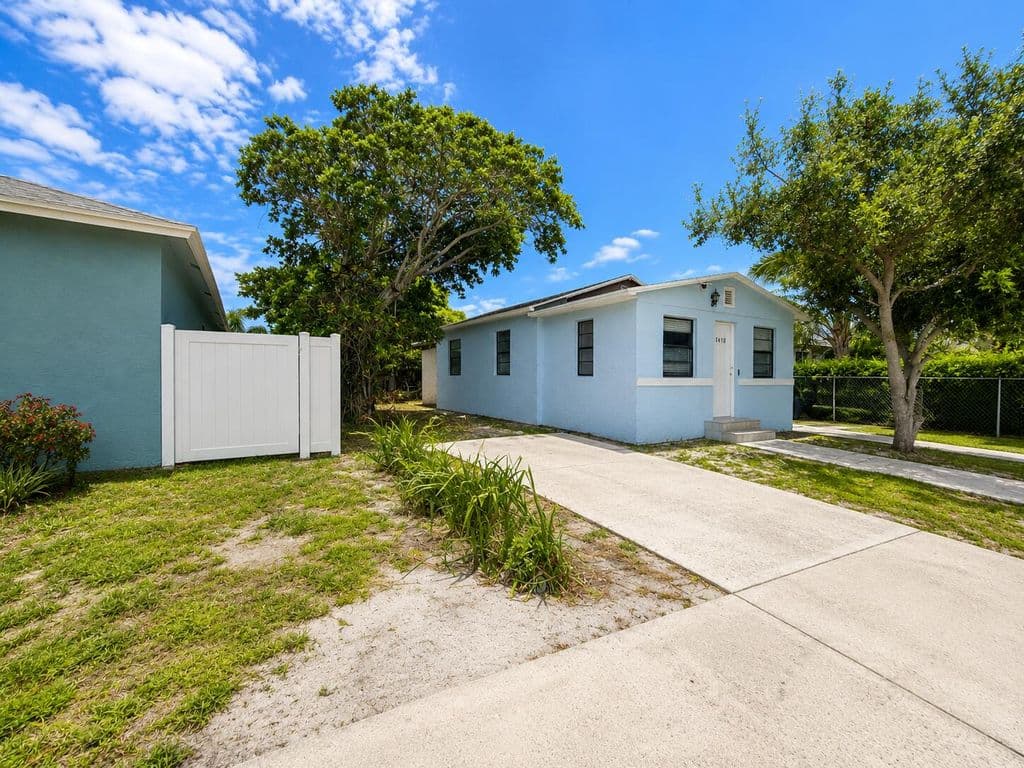 3-bedroom Single-Family Home — 1410 S J Street