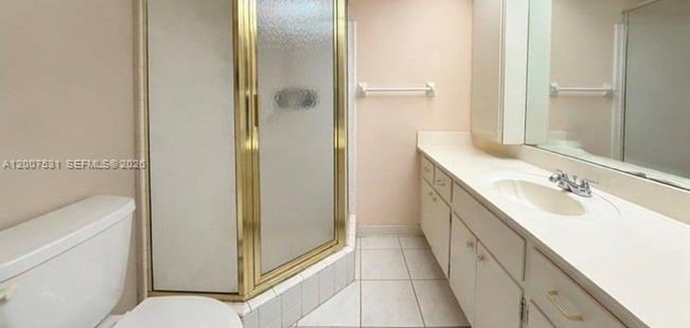 2+1 Condo — 900 SW 12th St APT 110