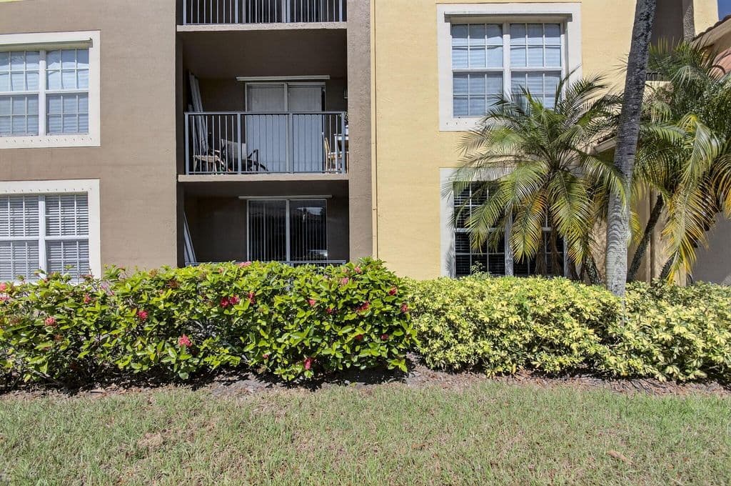 2-bedroom Condo — 15035 Michelangelo Boulevard #105