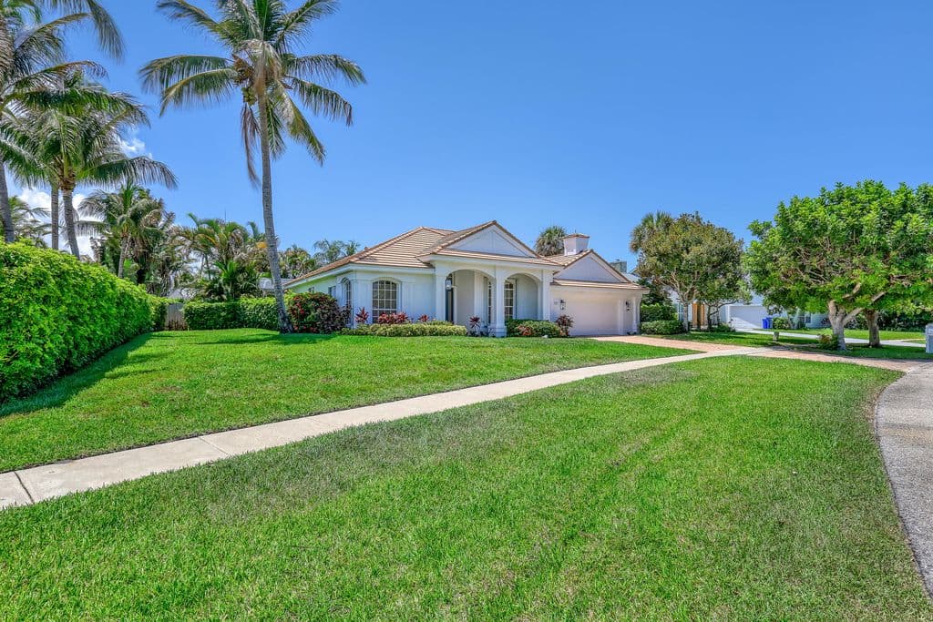 3-bedroom Single-Family Home — 121 Olympus Way