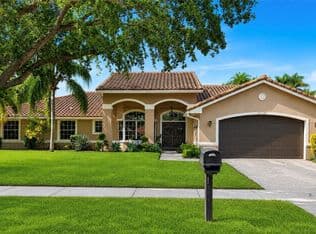 4+1 Müstakil ev — 19450 NW 7th St, Pembroke Pines, 33029