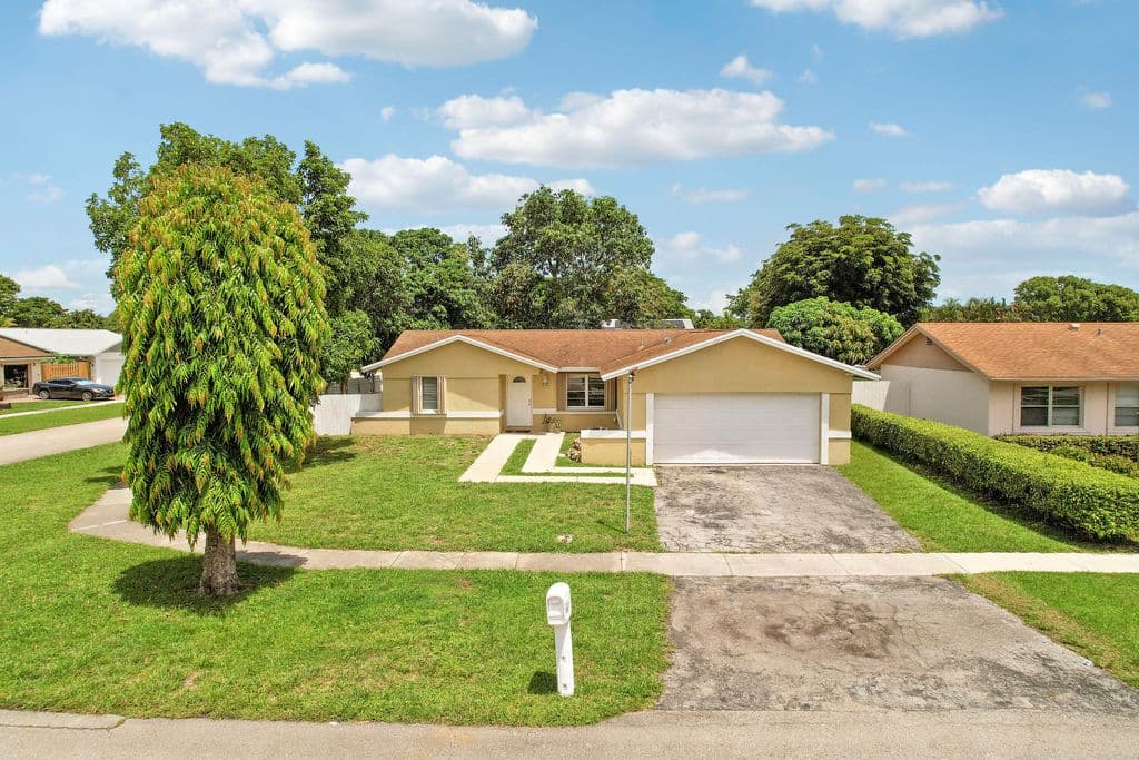 3-bedroom Single-Family Home — 9235 Saddlecreek Drive