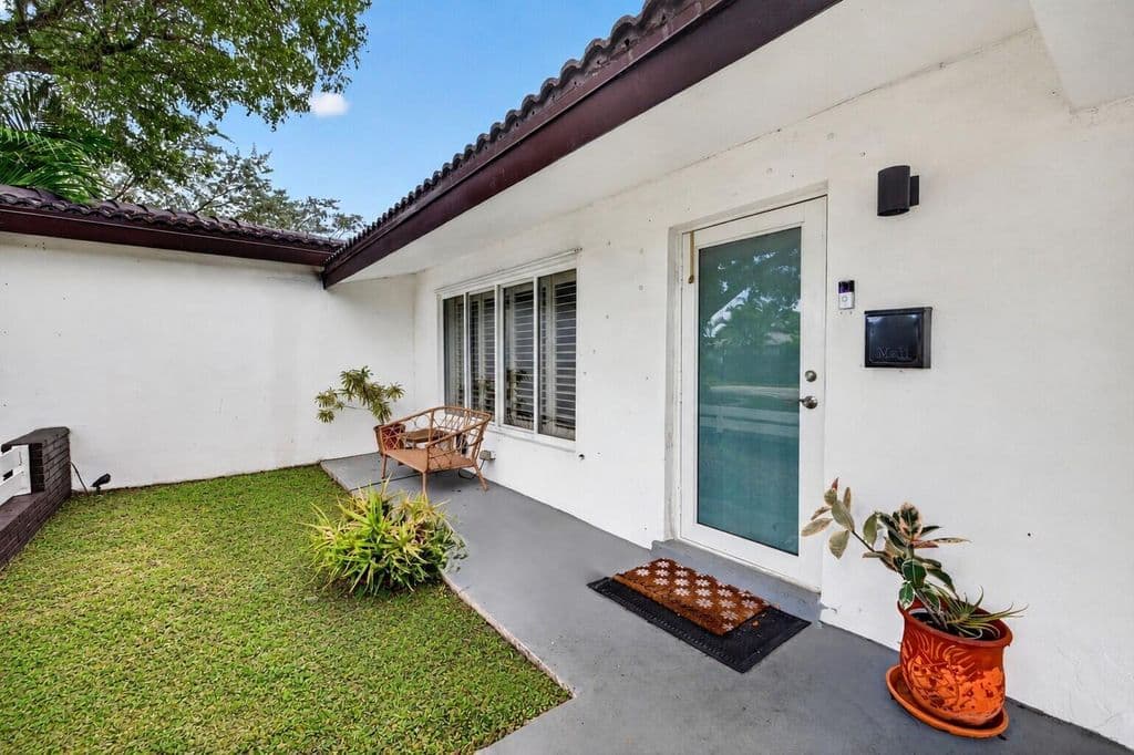 3+1 Müstakil ev — 4031 NE 15TH Avenue