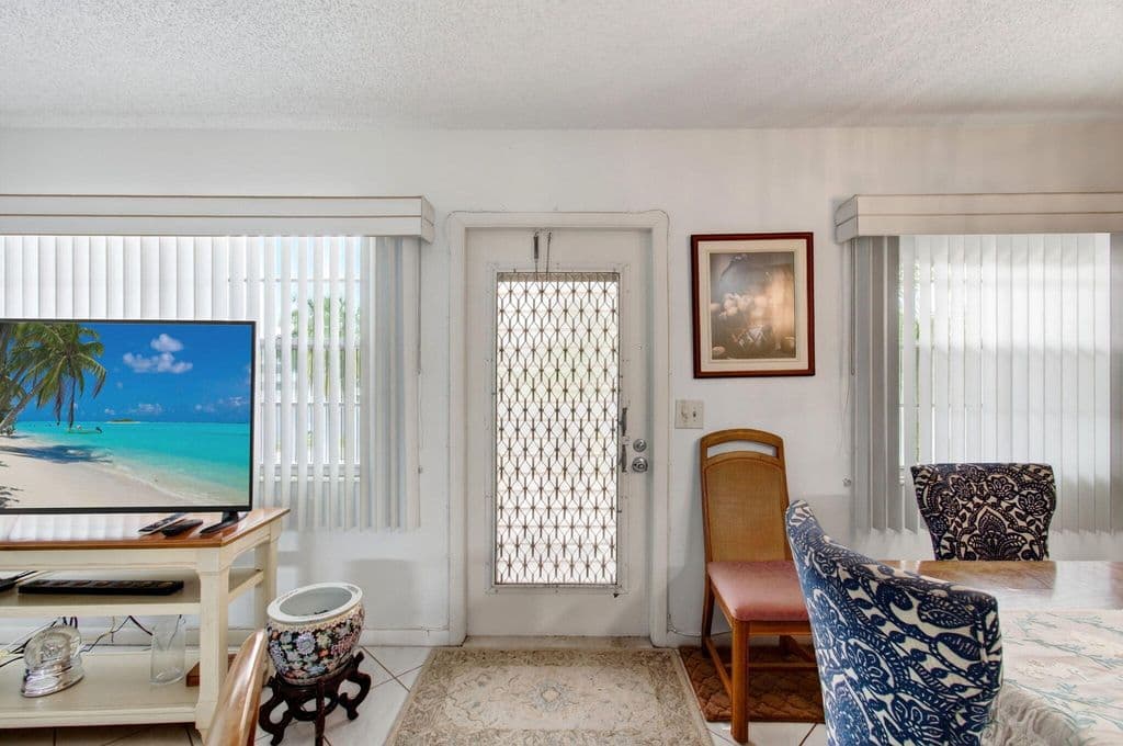 2-bedroom Condo — 3014 Exeter A