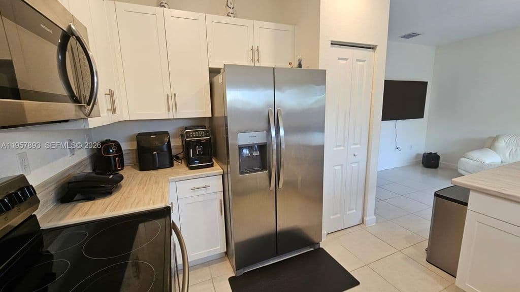 3-bedroom Property — 1146 SE 26th Ter