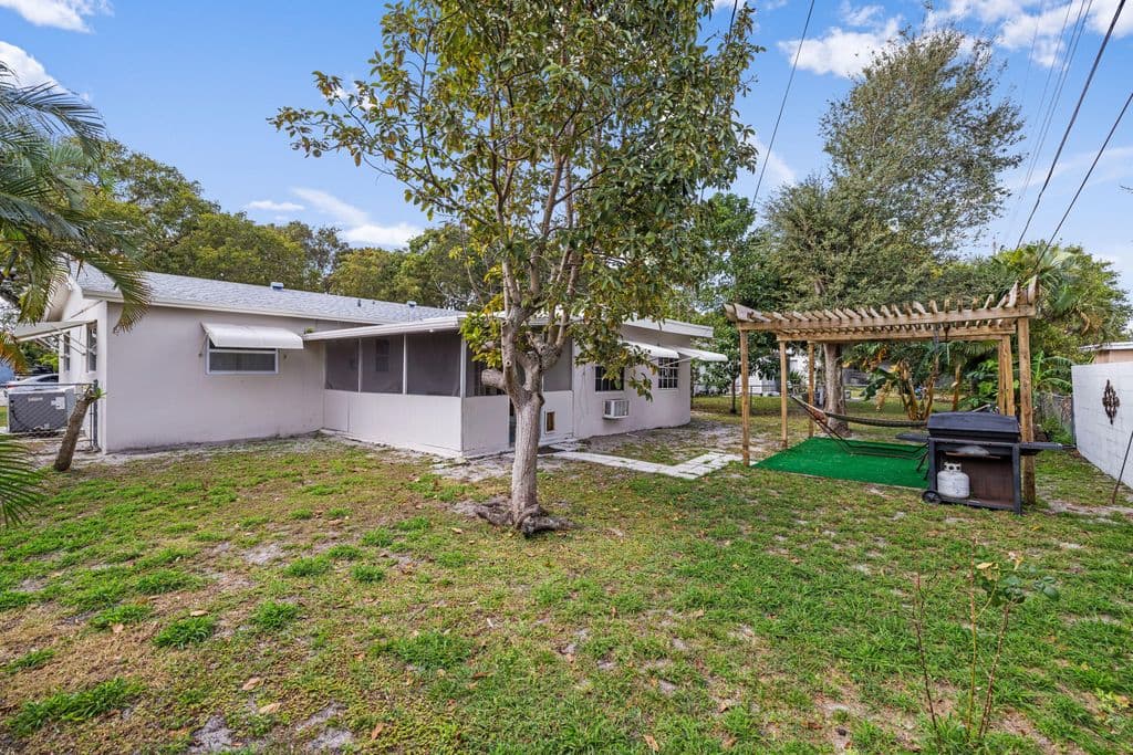 4+1 Müstakil ev — 336 S CHILLINGWORTH Drive