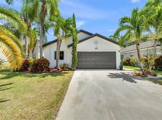 4-bedroom Single-Family Home — 631 SW 176th Ave, Pembroke Pines, 33029