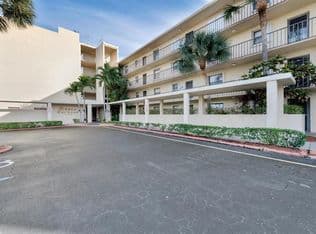 1+1 Condo — 890 N Federal Highway #405, Lantana, 33462
