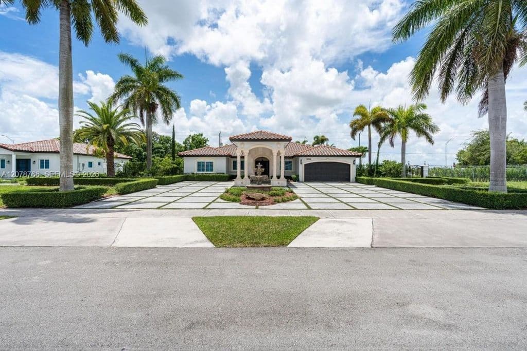 4-bedroom Single-Family Home — 17122 SW 156th Ct