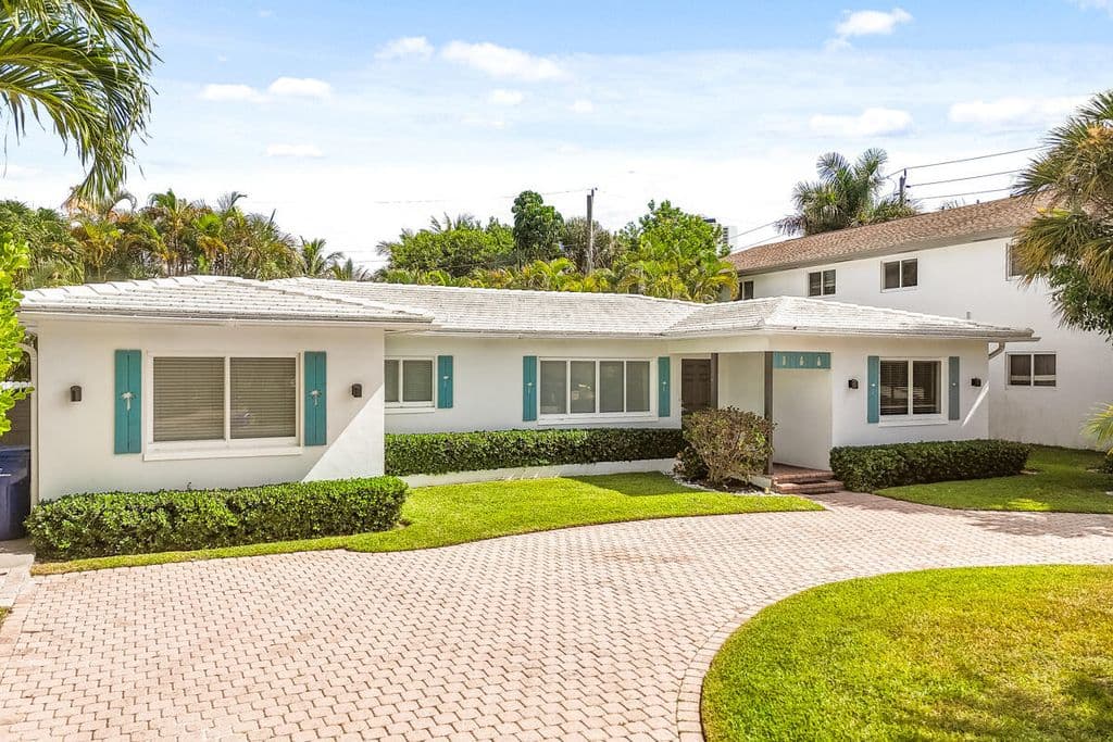 4-bedroom Single-Family Home — 1182 Beach Road