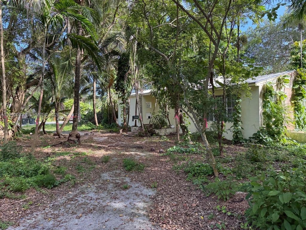 2+1 Müstakil ev — 6600 SW 64th Ct