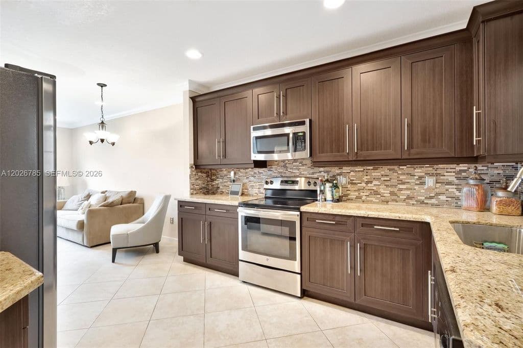 3+1 Mülk — 4302 Colony View Dr