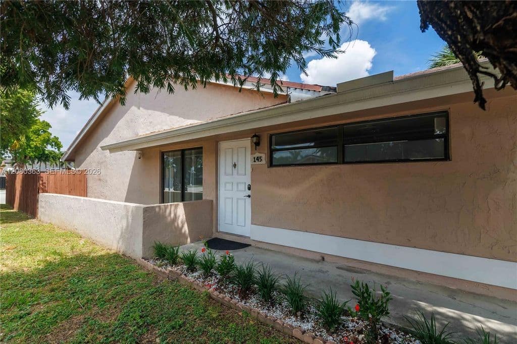3+1 Condo — 7730 SW 156th Ct #A145
