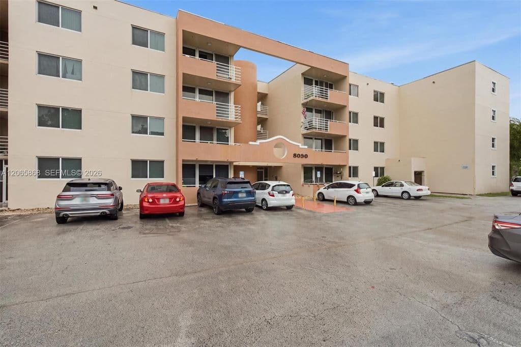 2+1 Condo — 8050 NW 8th St #1110