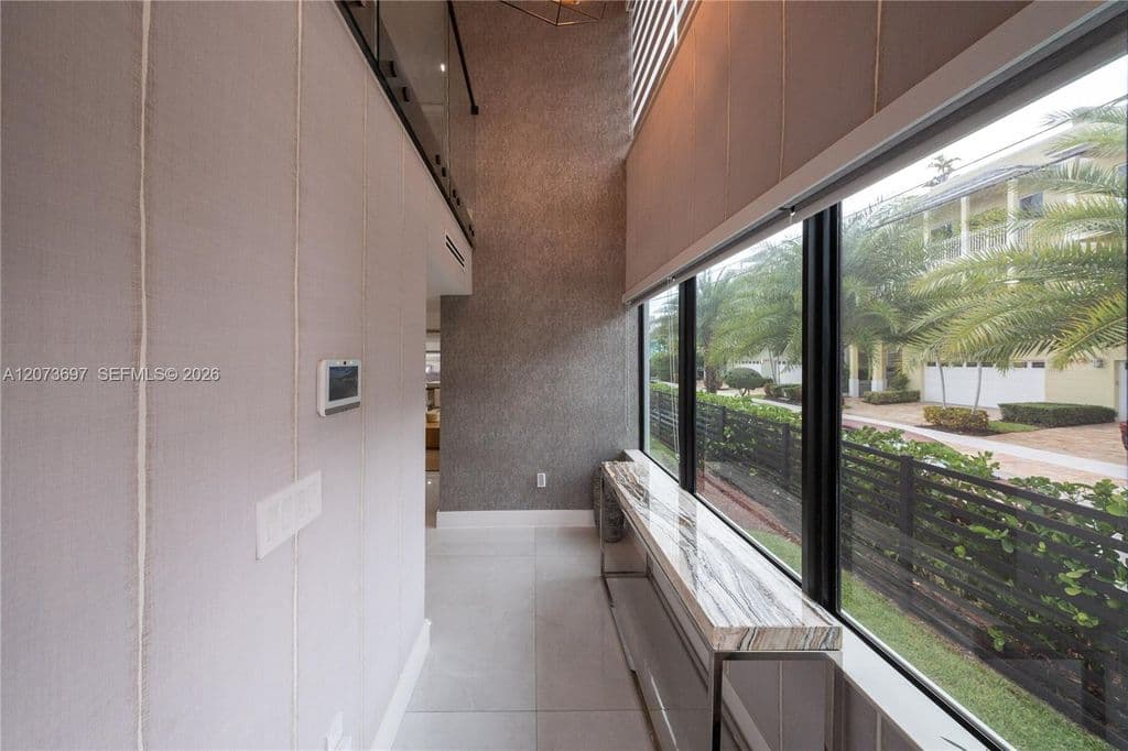 5-bedroom Single-Family Home — 5601 N Ocean Dr