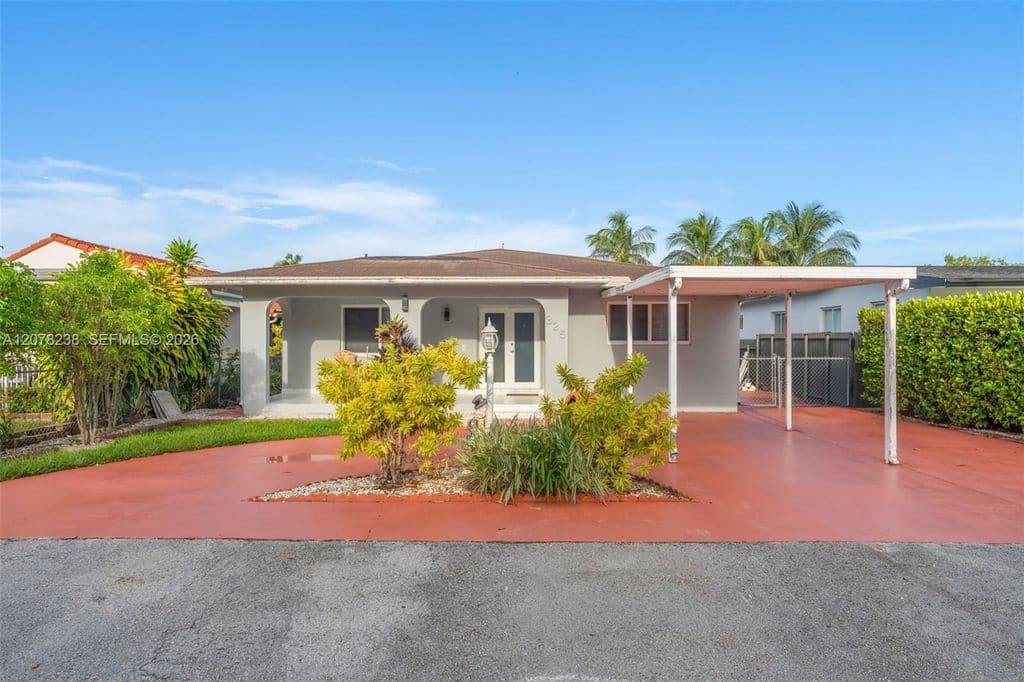 4-bedroom Single-Family Home — 325 SW 122nd Ave