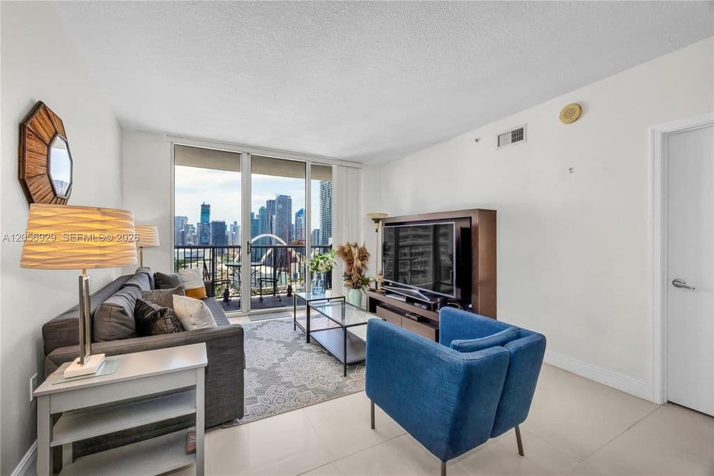 1-bedroom Condo — 1750 N Bayshore Dr APT 3310