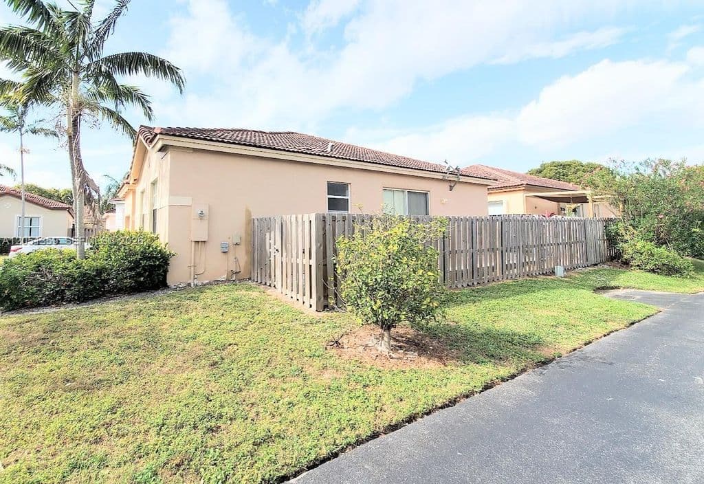 3-bedroom Single-Family Home — 21460 SW 90th Ct